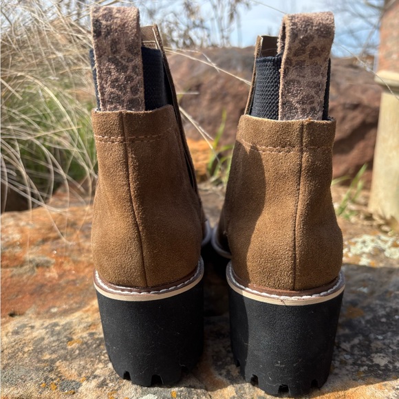 NWT Women's Dolce Vita Huey Lug Sole Bootie size 6.5 - Picture 3 of 6